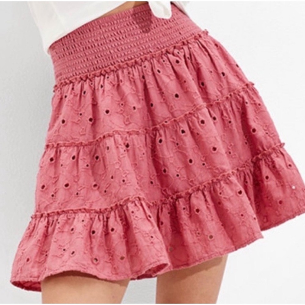 American Eagle Mini Skirt Pink Tiered Smocked Eyelet‎ Cotton Linen Size M
